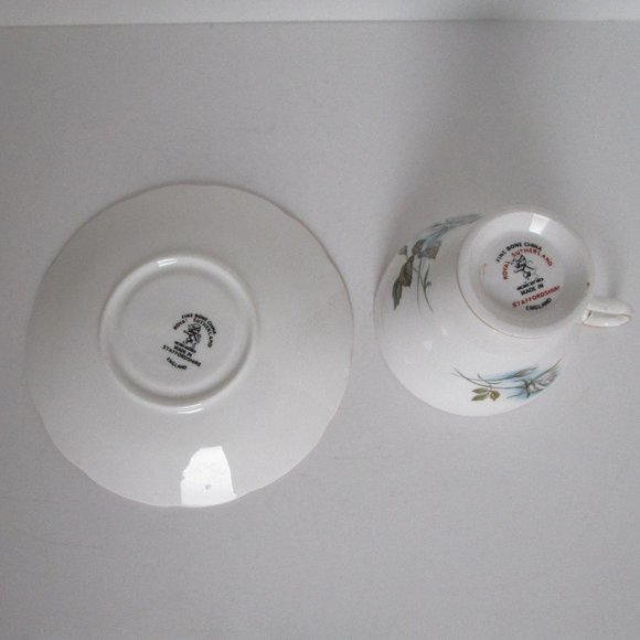 vintage tea cup and saucer - Picture 4 of 6